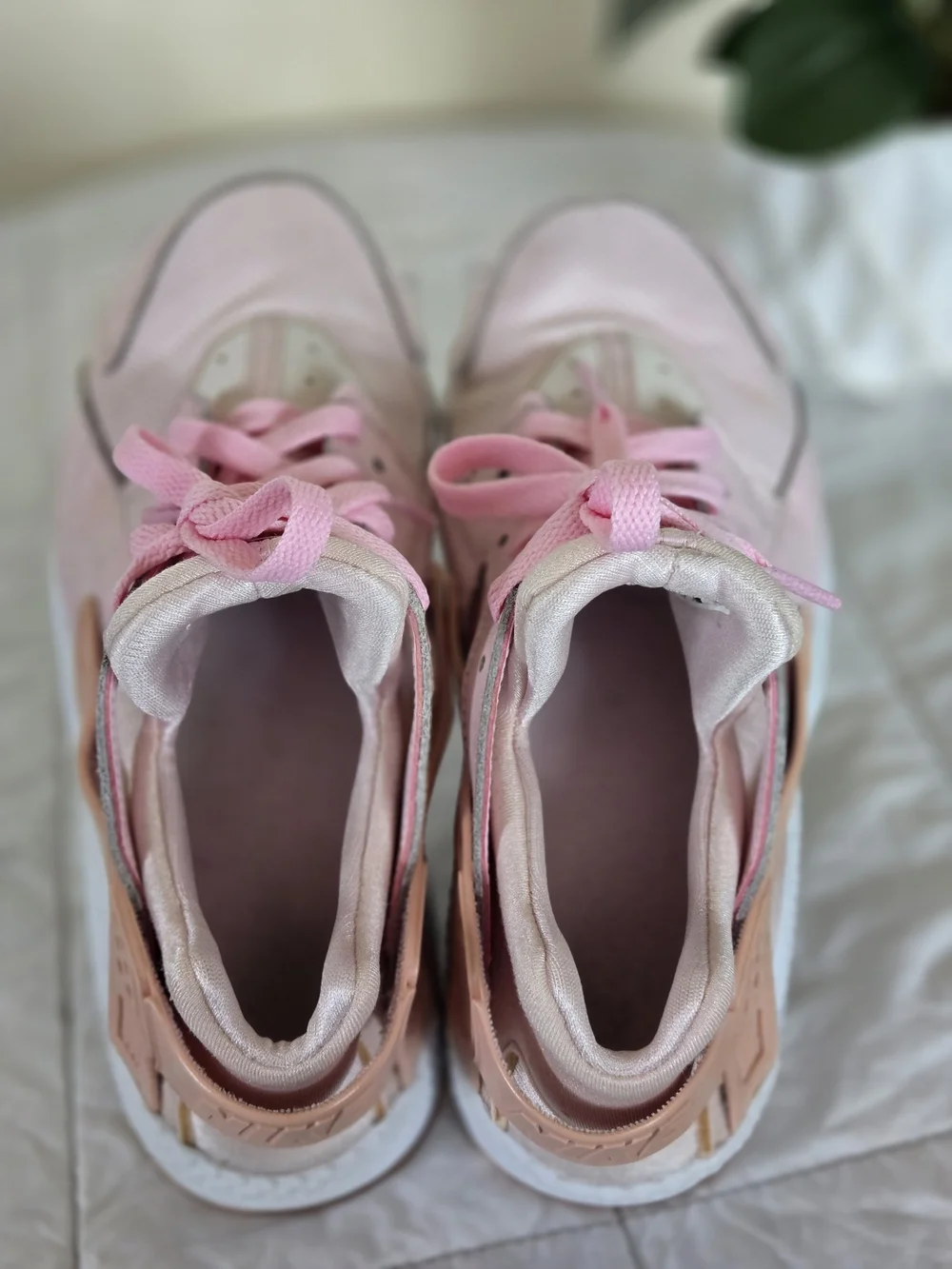 Nike Huarache Pink and Peach Girls' Low-Top Sneakers Size 3Y
